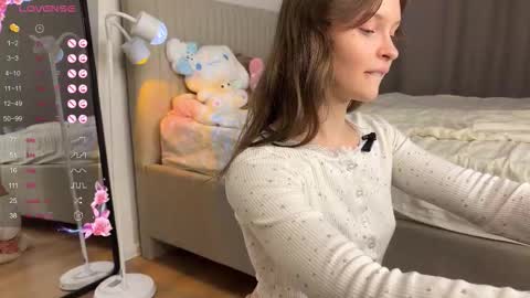 Lia online show from October 2, 2025, 3:30 pm