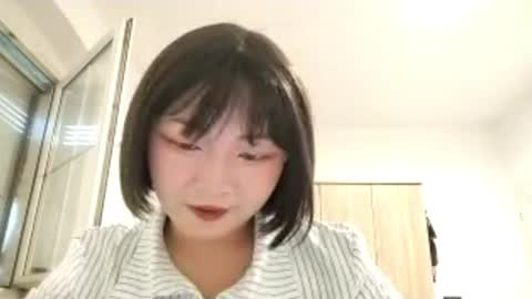 Snapshot of libbiepostlethwaite chatting on July 17, 2026, 4:45 pm Molly online show from July 17, 2026, 4:45 pm