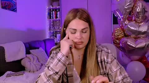 libra_mia online show from October 24, 2025, 12:12 pm