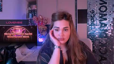 libra_mia online show from December 3, 2025, 7:56 pm