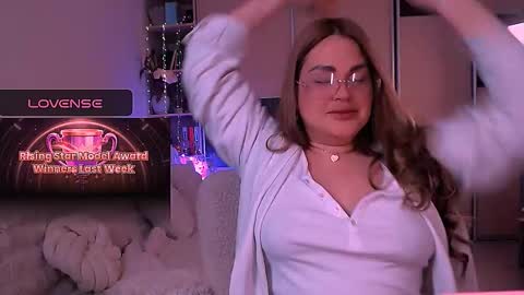 libra_mia online show from March 5, 2026, 6:42 am