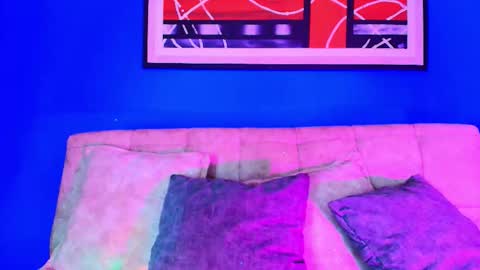 Valentina Hall online show from December 1, 2025, 1:49 pm