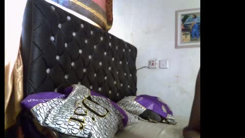 lickmefuckmex online show from April 6, 2026, 8:48 am