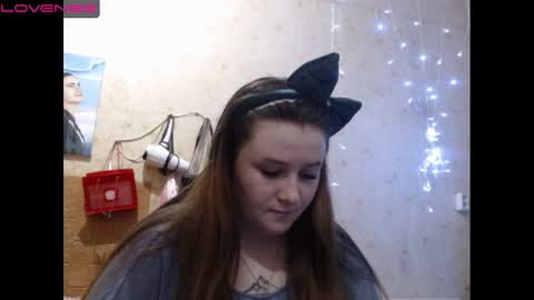 light_lunaa online show from December 19, 2024, 11:39 am