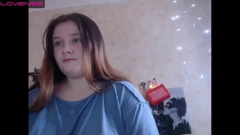 light_lunaa online show from December 25, 2024, 7:14 am