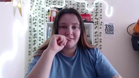 light_lunaa online show from January 30, 2025, 7:29 am