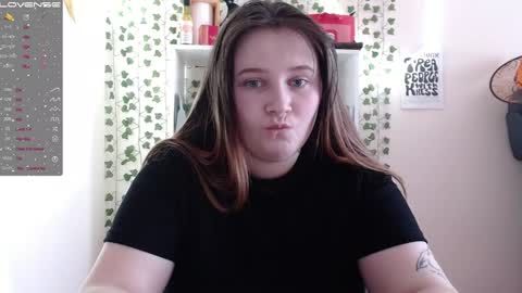light_lunaa online show from February 6, 2025, 8:29 am