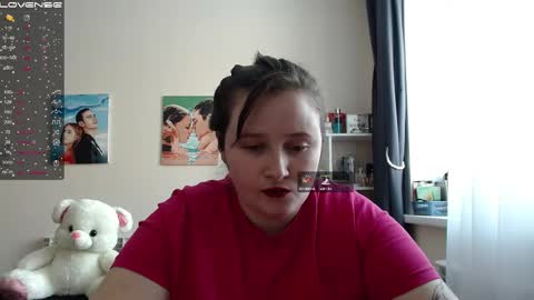 light_lunaa online show from February 14, 2025, 10:17 am