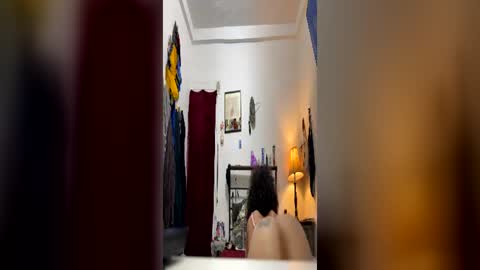 lightskinedcutie online show from July 23, 2026, 4:27 pm