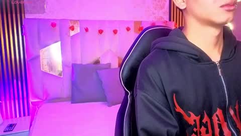 LIHIAN online show from April 21, 2026, 12:00 pm