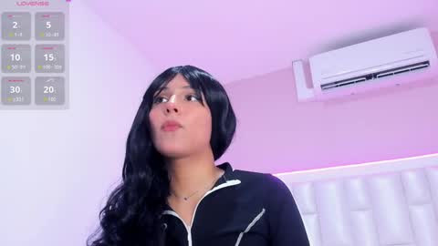 Lia  online show from April 22, 2026, 5:58 pm