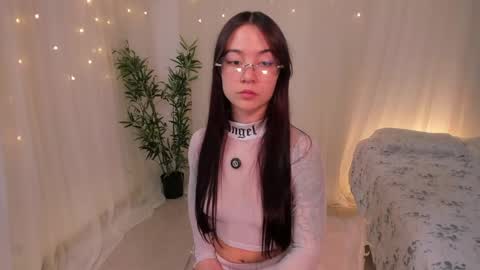 Lia Sweet online show from May 13, 2026, 4:15 pm