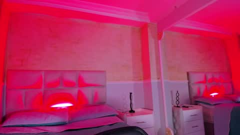 L I I A M online show from February 7, 2025, 5:41 am