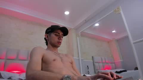 L I I A M online show from February 10, 2025, 10:20 am