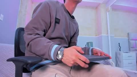 L I I A M online show from March 2, 2025, 8:05 am