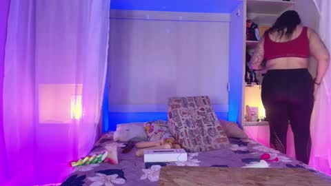         online show from February 15, 2025, 11:39 am