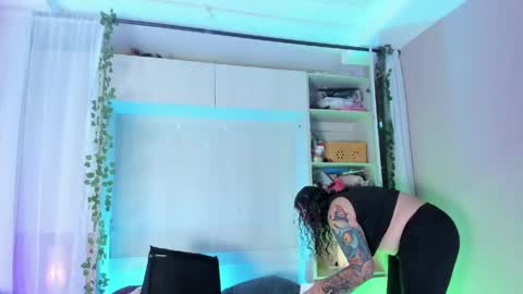         online show from April 11, 2026, 11:36 am