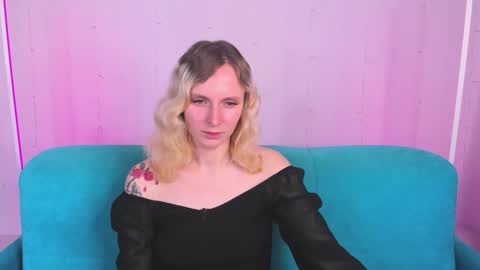 likilip online show from November 26, 2025, 2:01 am