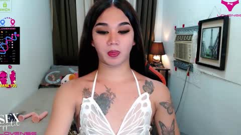 LILY online show from November 7, 2025, 1:49 am