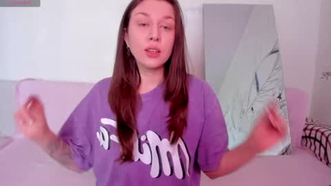 Alisa online show from April 9, 2026, 4:23 am