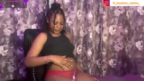Snapshot of lil_momma422 chatting on June 4, 2026, 4:18 am MOMMA LUV online show from June 4, 2026, 4:18 am