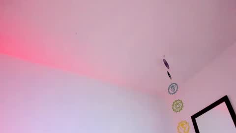 Lola online show from October 16, 2025, 2:01 am