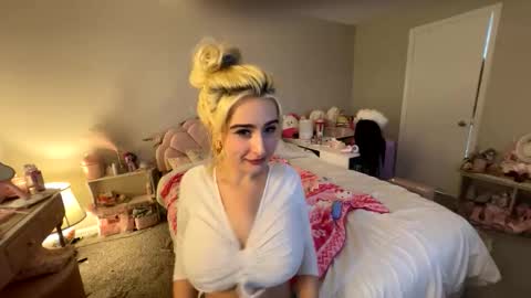 Pink mink online show from February 5, 2026, 1:10 am