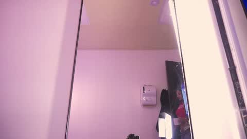 Snapshot of lila_cohen chatting on June 15, 2026, 2:03 am L I L A online show from June 15, 2026, 2:03 am