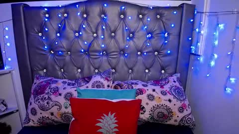   online show from February 13, 2025, 11:39 am