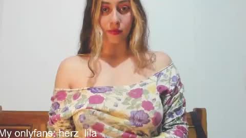 Snapshot of lila_herz chatting on July 23, 2026, 2:42 am Ren online show from July 23, 2026, 2:42 am