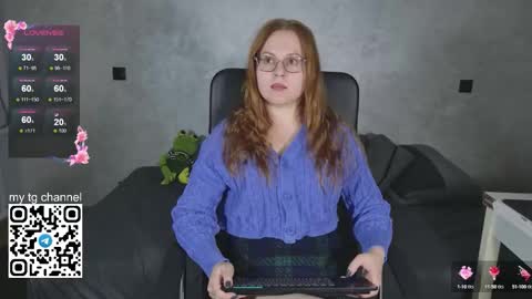 lila_pitt online show from September 25, 2025, 8:12 pm
