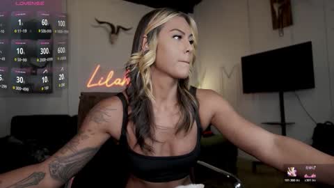 Snapshot of lilah_fit chatting on June 8, 2026, 10:21 pm Lilah Fit online show from June 8, 2026, 10:21 pm