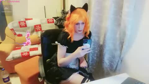 lilah_ts online show from October 15, 2025, 4:40 pm