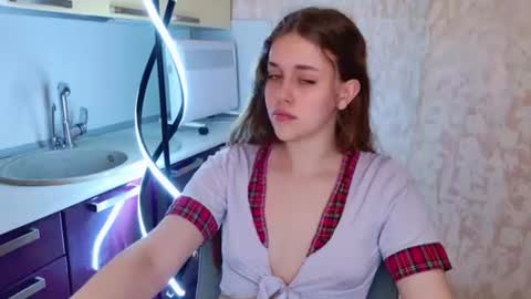 Snapshot of lilasparkling chatting on July 1, 2026, 2:51 pm LilaSparkling online show from July 1, 2026, 2:51 pm