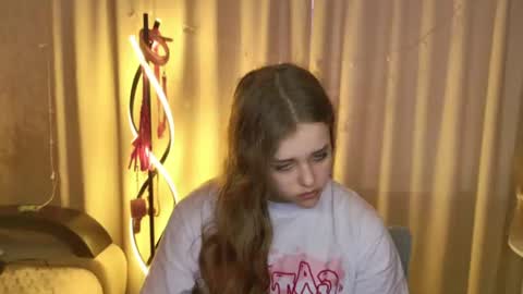 Snapshot of lilasparkling chatting on July 17, 2026, 9:27 am LilaSparkling online show from July 17, 2026, 9:27 am