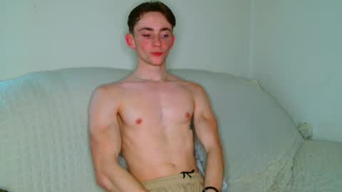 Snapshot of lilbearxxxx chatting on February 14, 2026, 2:25 pm lilbearxxxx online show from February 14, 2026, 2:25 pm