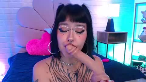 lilcandy19 online show from July 23, 2026, 2:15 pm
