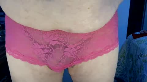 Snapshot of lildickbigbelly chatting on November 17, 2025, 4:07 am lildickbigbelly online show from November 17, 2025, 4:07 am