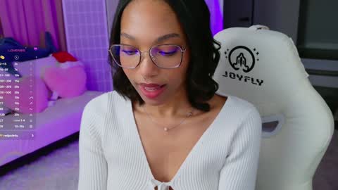 evie online show from December 20, 2024, 2:08 am