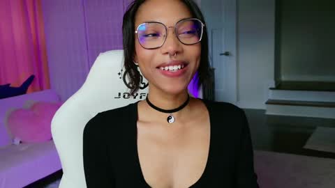 evie online show from December 31, 2024, 7:40 pm