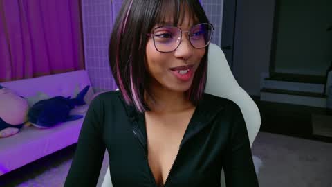 evie online show from February 5, 2025, 2:51 am