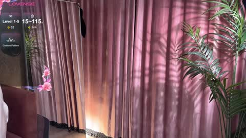 Lili online show from September 21, 2025, 10:39 am