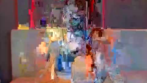 Lili  online show from April 8, 2026, 1:11 pm