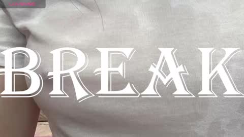 Lilli  follow me kiss online show from February 22, 2025, 11:57 am