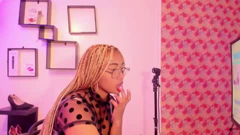 Lili online show from October 7, 2025, 2:31 am