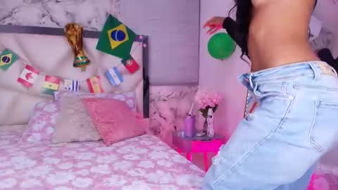 Snapshot of lili_jhonson chatting on June 20, 2026, 11:57 am Lily online show from June 20, 2026, 11:57 am