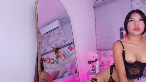 Snapshot of lili_jhonson chatting on June 26, 2026, 1:15 pm Lily online show from June 26, 2026, 1:15 pm