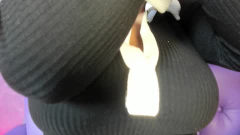 Lili  online show from March 23, 2026, 7:18 pm