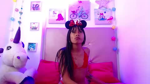 lili_roussi online show from March 12, 2025, 3:02 am