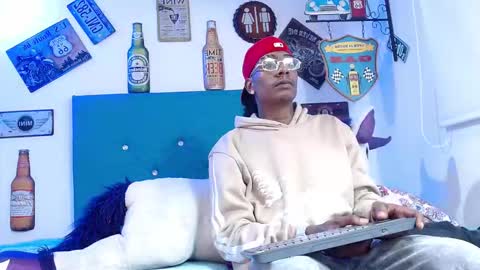 lili_roussi online show from January 13, 2026, 10:59 pm